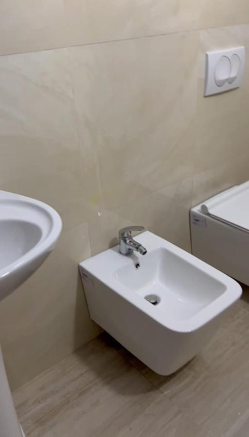 Guest House Andersoni Dhoma Plazhi Andersoni Shen Ded Gjoni Zewnętrze zdjęcie
